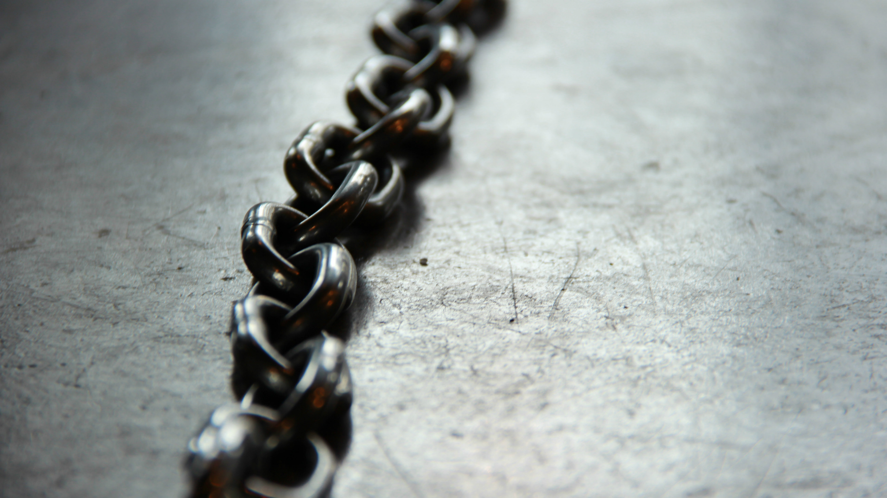 European Court of Justice in controversial ruling – Hyperlinking to ‘illegal’ content is Copyright Infringement